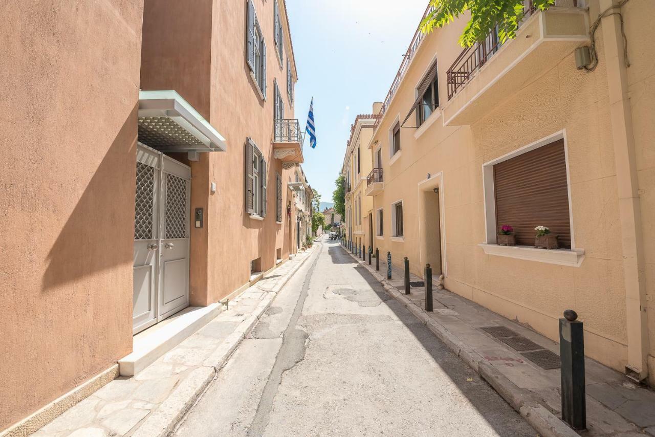 Just Under Acropolis Apartment